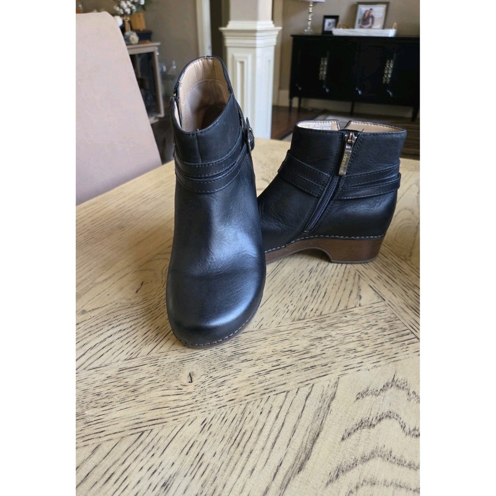 Dansko Brook Burnished Nubuck Black Ankle Boots Size 37/7 Ankle Straps Zip Side